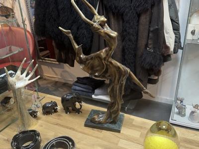 fasion2art - Second-Hand-Kleidung in Basel-Stadt