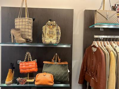 REAWAKE Geneva - Bongénie - Second-Hand-Kleidung in Genf