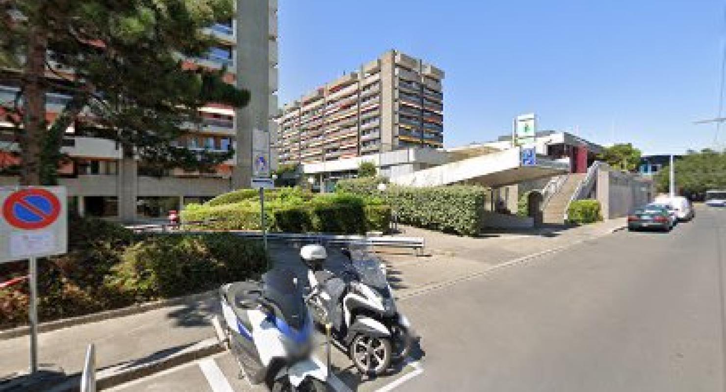 Au Talon Express, Addoume Tarik - Second-Hand-Kleidung in Genf