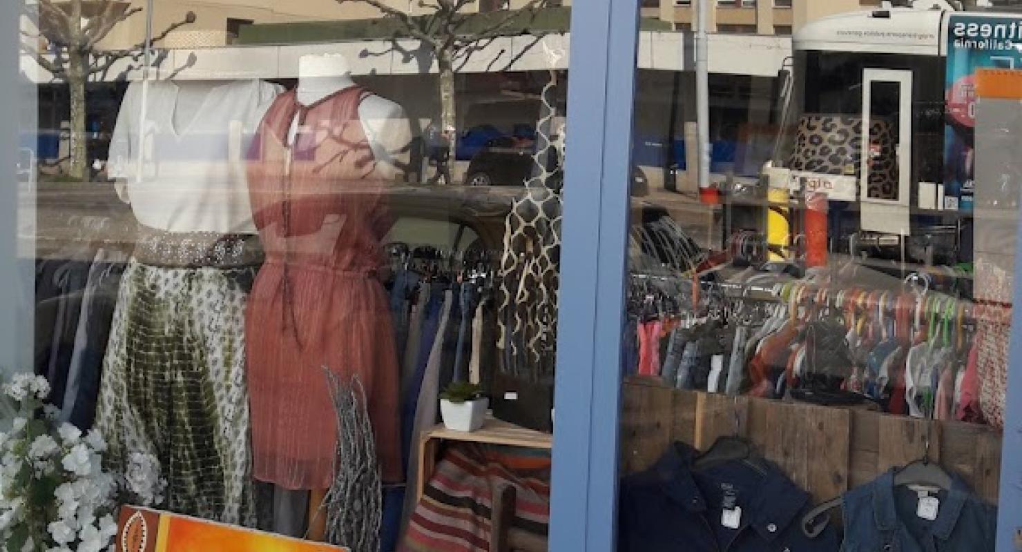 Boom... impulsion hommes,femmes, enfants, brocante, - Abbigliamento di seconda mano in Ginevra
