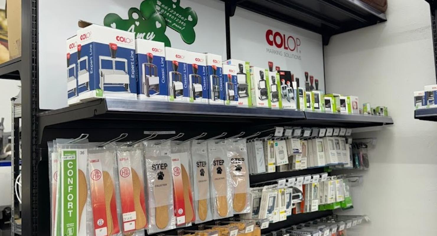 As services / Double de Clé /copie de clé / Gravure / Tampons / cordonnerie - Second-Hand-Kleidung in Genf