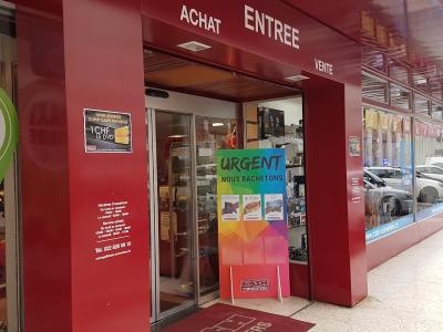 HopCash Carouge - Abbigliamento di seconda mano a Ginevra
