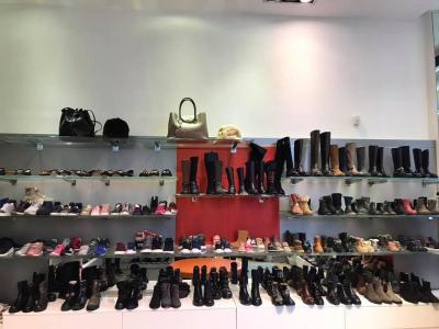 Bac à Sable - Second-Hand-Kleidung in Genf