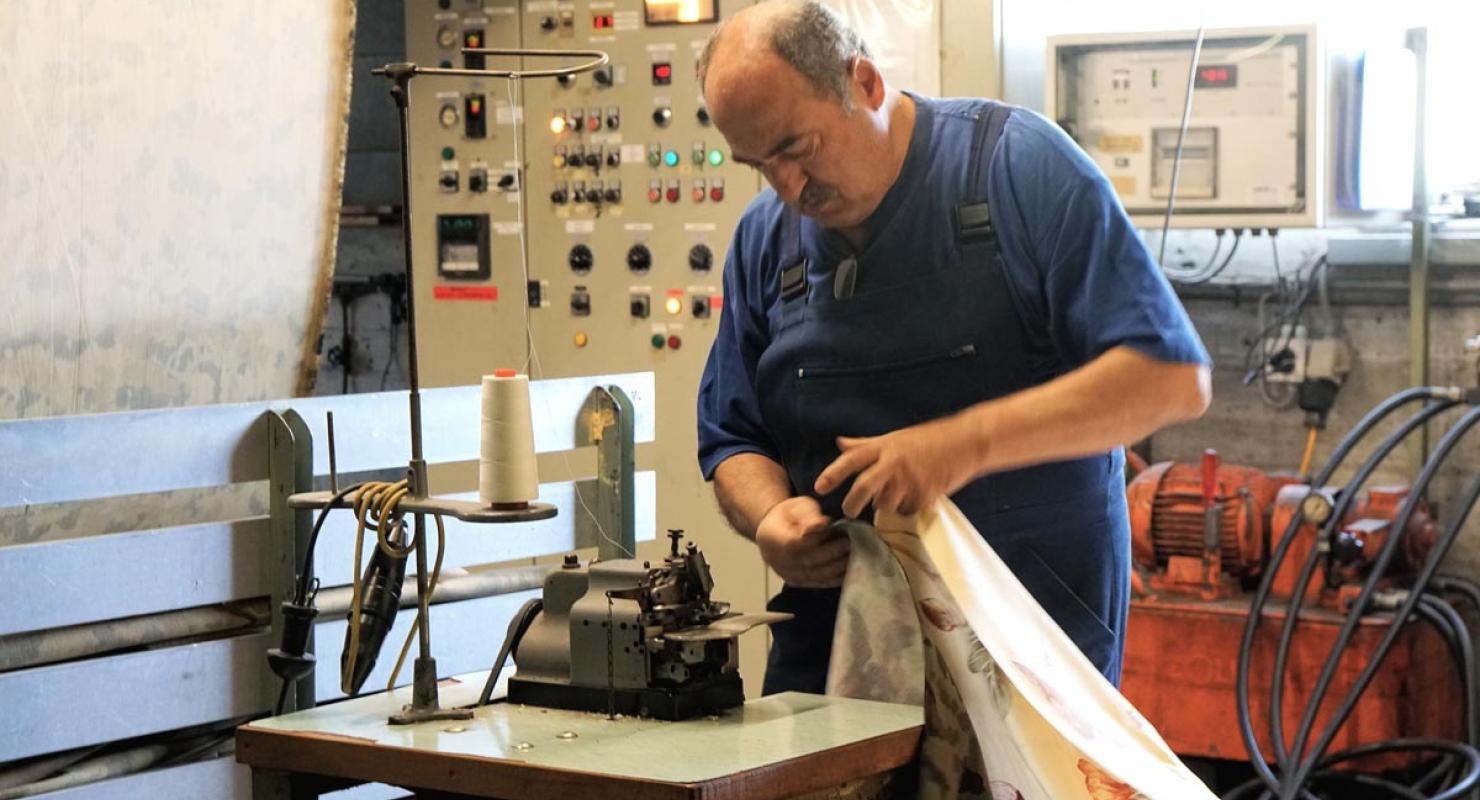 Mitloedi Textildruck AG - Second-Hand-Kleidung in Glarus