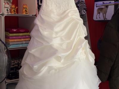 Schneideratelier Madeleine - Schneiderei für Brautkleider & Abendkleider - Reparatur & Änderung in Glarus