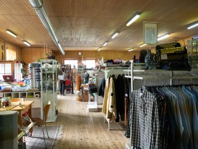 Brockenstube des Blauen Kreuzes GR - Second-Hand-Kleidung in Graubünden