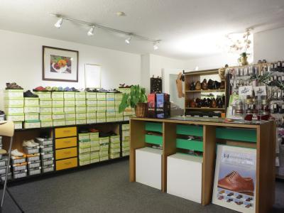 Robert Peter, eidg. dipl. Schuhmachermeister - Second-Hand-Kleidung in Thurgau