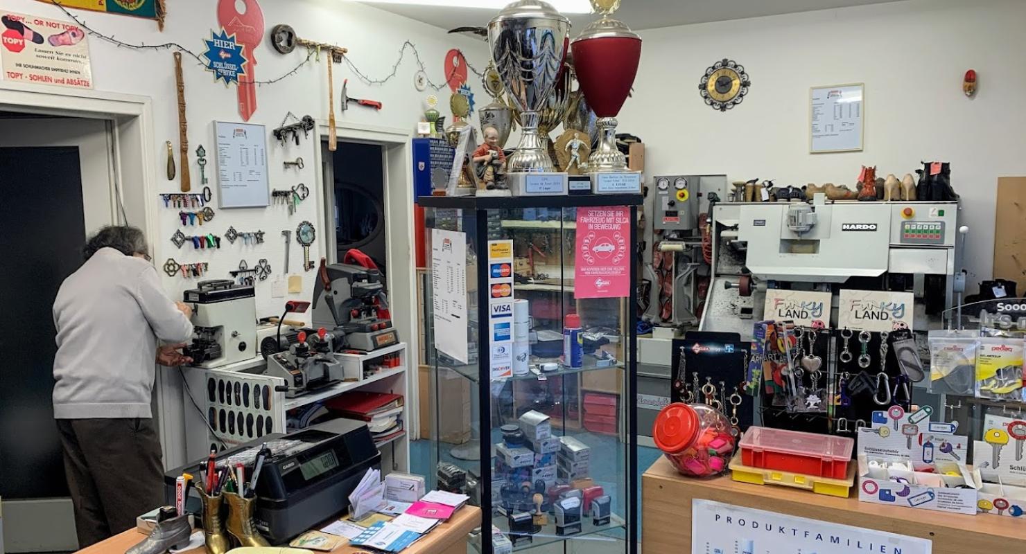Pereira's Schuhe Reparaturen/Verkauf und Schlüsselservice - Vêtements de seconde main in Thurgovie