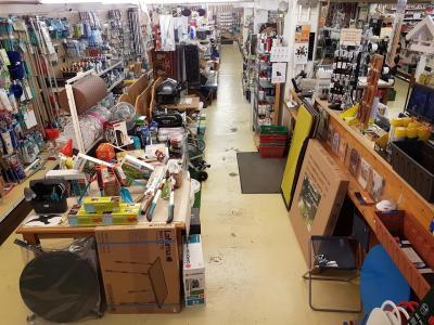 Mabillard SA : Aux Arts Ménagers - Quincaillerie - Boutique - Second-Hand-Kleidung in Wallis