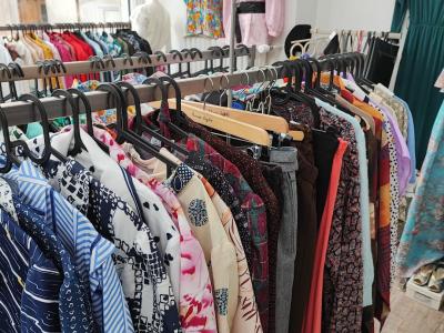 Georges & Brigitte Vintage - Second-Hand-Kleidung in Wallis