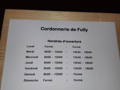 Cordonnerie de Fully - Mikael Grezet - Vêtements de seconde main à Valais