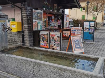 Kiosque et friperie de Réchy - Second-Hand-Kleidung in Wallis