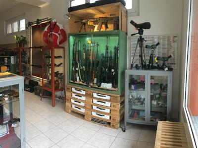 Armeria Blockhouse - Second-Hand-Kleidung in Tessin