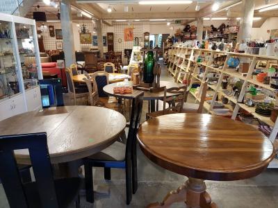 Communauté Emmaüs Etagnières - Second-Hand-Kleidung in Waadt