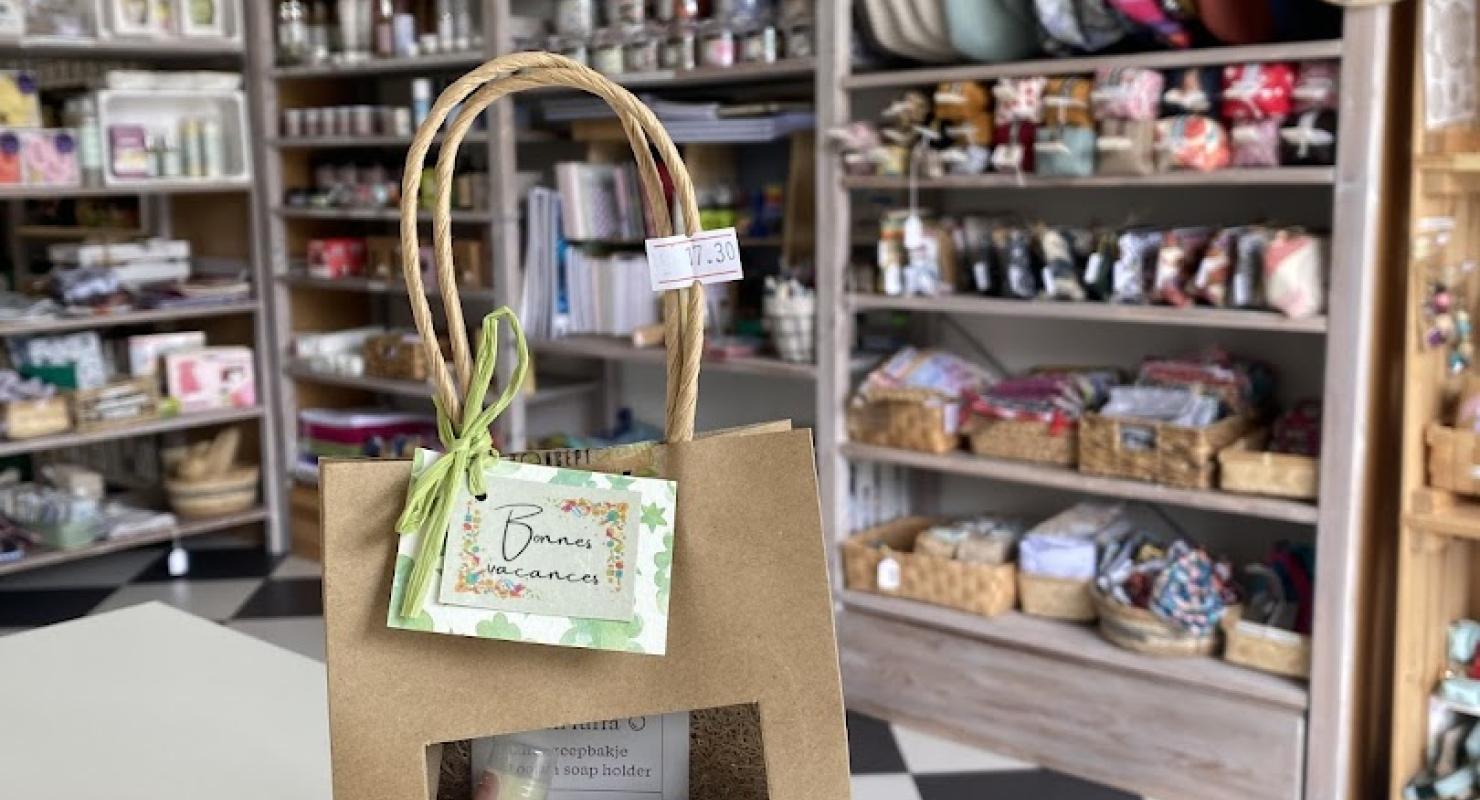 Concept Créatif Boutique & Atelier & Café - Reparatur & Änderung in Waadt