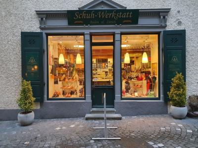 Schuhwerkstatt - Second-Hand-Kleidung in Aargau