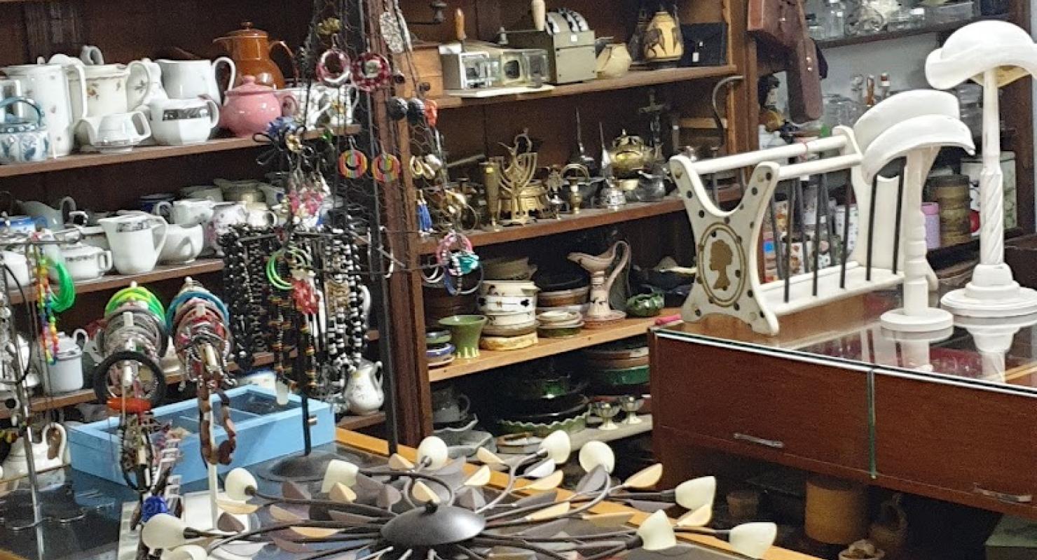Brocante dcoco - Second-Hand-Kleidung in Waadt