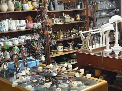 Brocante dcoco - Second-Hand-Kleidung in Waadt