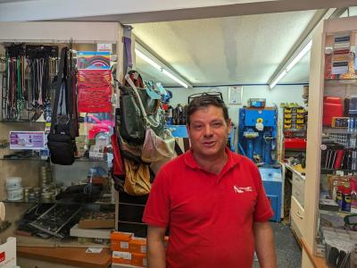Barbosa Cordonnerie Express - Second-Hand-Kleidung in Waadt