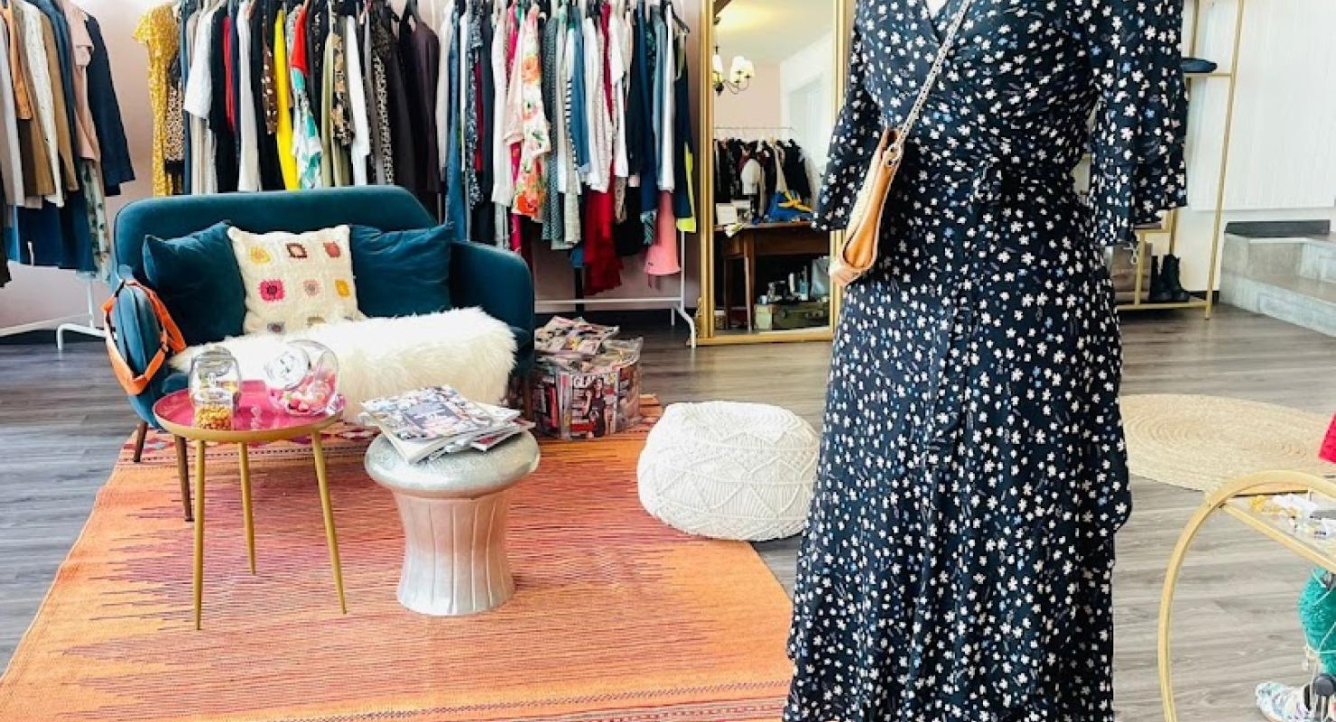 Vies de dressing Julie & co - Second main - Second-Hand-Kleidung in Waadt