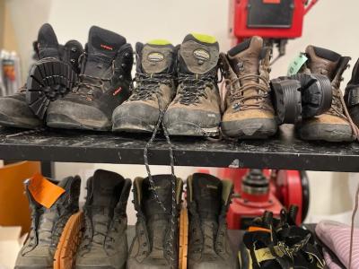 Shark's multi services - Second-Hand-Kleidung in Waadt