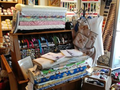 La Maison Rouge - Upcycling-Mode in Waadt