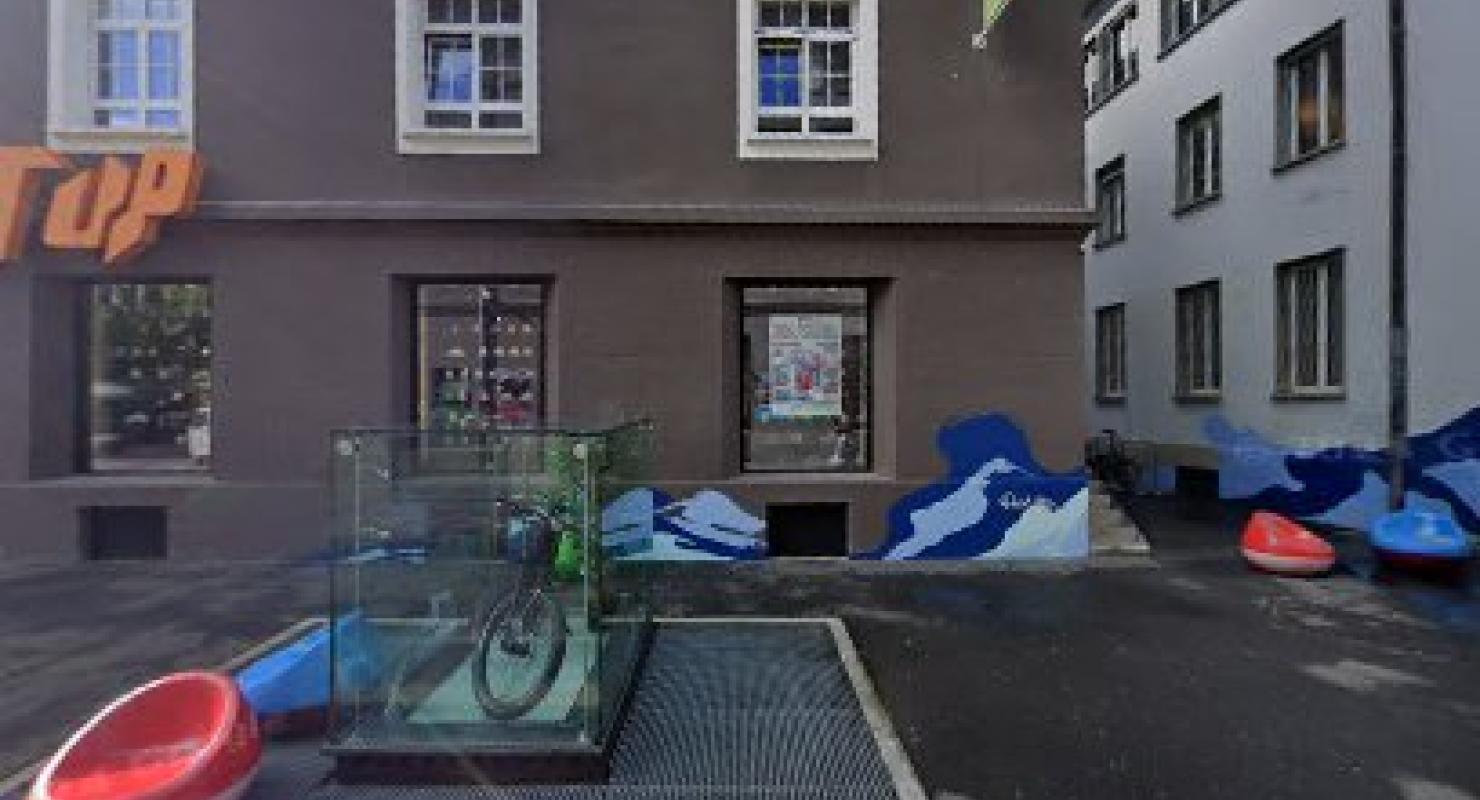 La Freeperie Lausanne Flon | Streetwear & Vintage Store - Second-Hand-Kleidung in Waadt