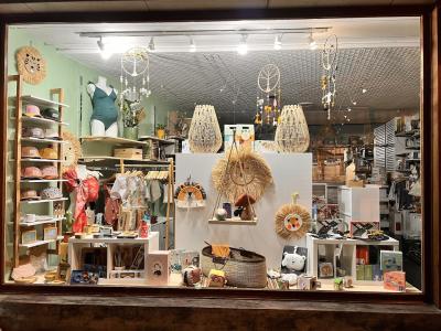 Boutique Parenthèse enchantée - Second-Hand-Kleidung in Waadt