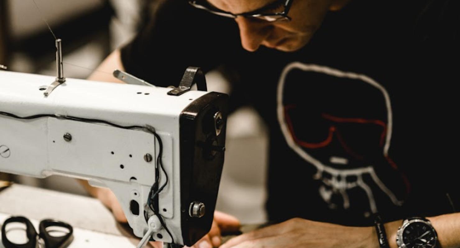 Schneideratelier Sergio GmbH - Moda upcycled in Zugo