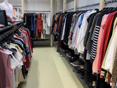LADEN 2 - Abbigliamento di seconda mano a Zugo