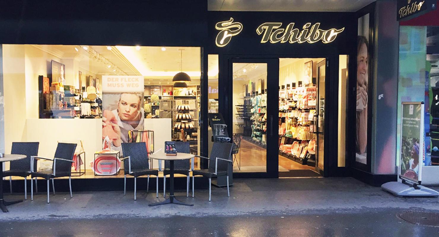 Tchibo Filiale und Kaffeebar - Second-Hand-Kleidung in Zug