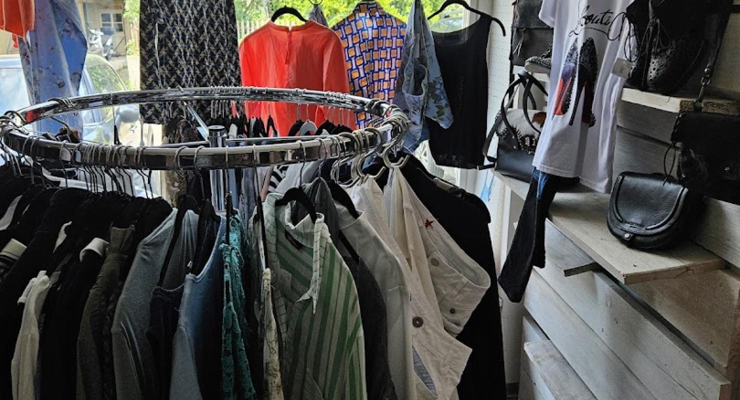 Secondhand Boutique Chleiderbügu, Oberdiessbach - Second-Hand-Kleidung in Bern