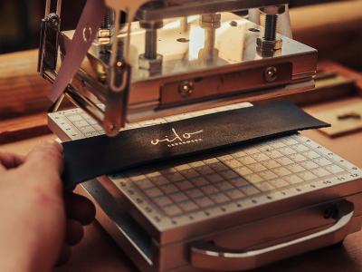 Vilo Lederwerk - Ihr Spezialist für Lederwaren, Designer Handtaschen - Schuhreparaturen - Mass-Schuhe im Kanton Aargau - Upcycling-Mode in Aargau