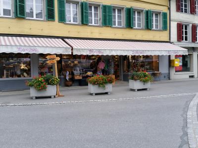 Jenni Alfred Märit Hüsli - Upcycling-Mode in Bern