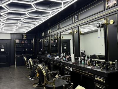 Shadow Studio حلاق رجالي - Vêtements de seconde main à Berne
