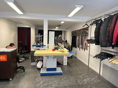 Stecknadel Thun Schneiderei - Upcycling-Mode in Bern