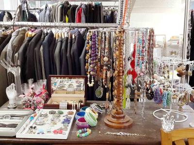 Theresa Laden - Second-Hand-Kleidung in Bern
