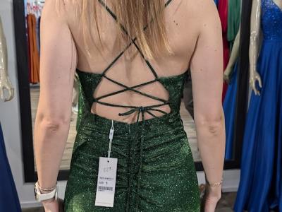Akiner Boutique Express-Schneiderei - Upcycling-Mode in Zürich