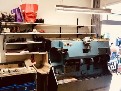Schuhmacherei Neziri - Second-Hand-Kleidung in Zürich