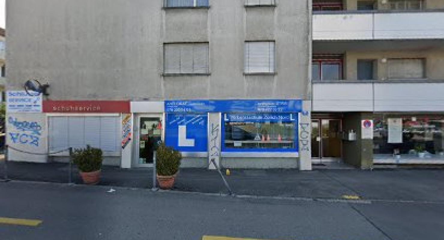 Schuhmacherei Carlucci - Second-Hand-Kleidung in Zürich