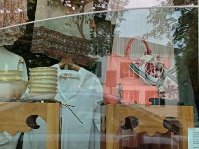 Pure Jade GmbH - Abbigliamento di seconda mano a Zurigo