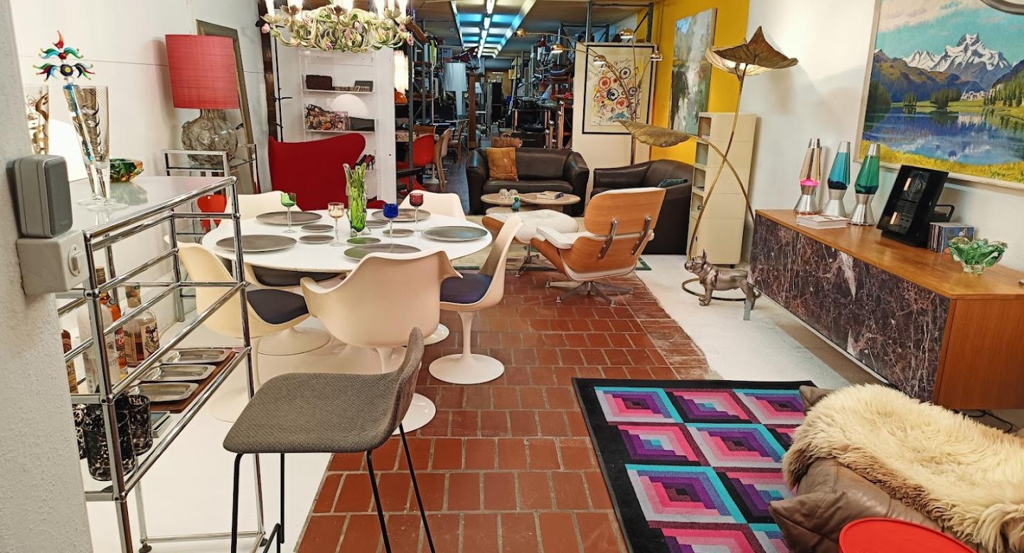 Biri Design Solutions - Second-hand Clothing in Zurich