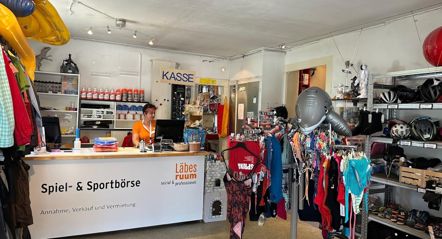 Spiel- & Sportbörse | Läbesruum - Abbigliamento di seconda mano in Zurigo