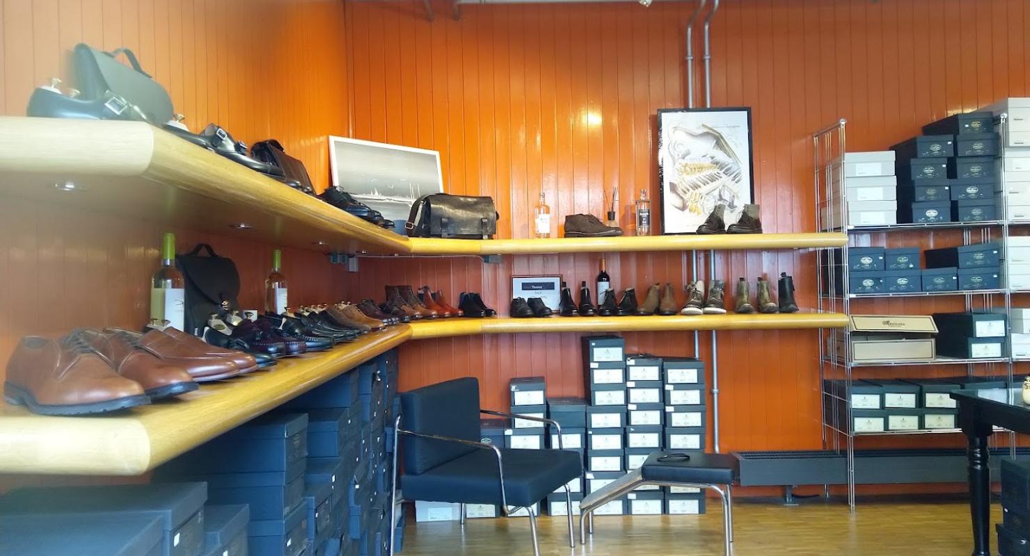 Schuh Thomas GmbH - Second-hand Clothing in Zurich