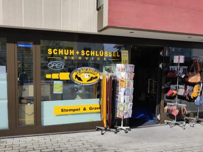 Schuh und Schlüsselservice Zakaria - Second-hand Clothing in Zurich