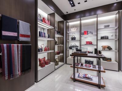 BALLY Zurich Airport - Passenger Area - Moda upcycled a Zurigo