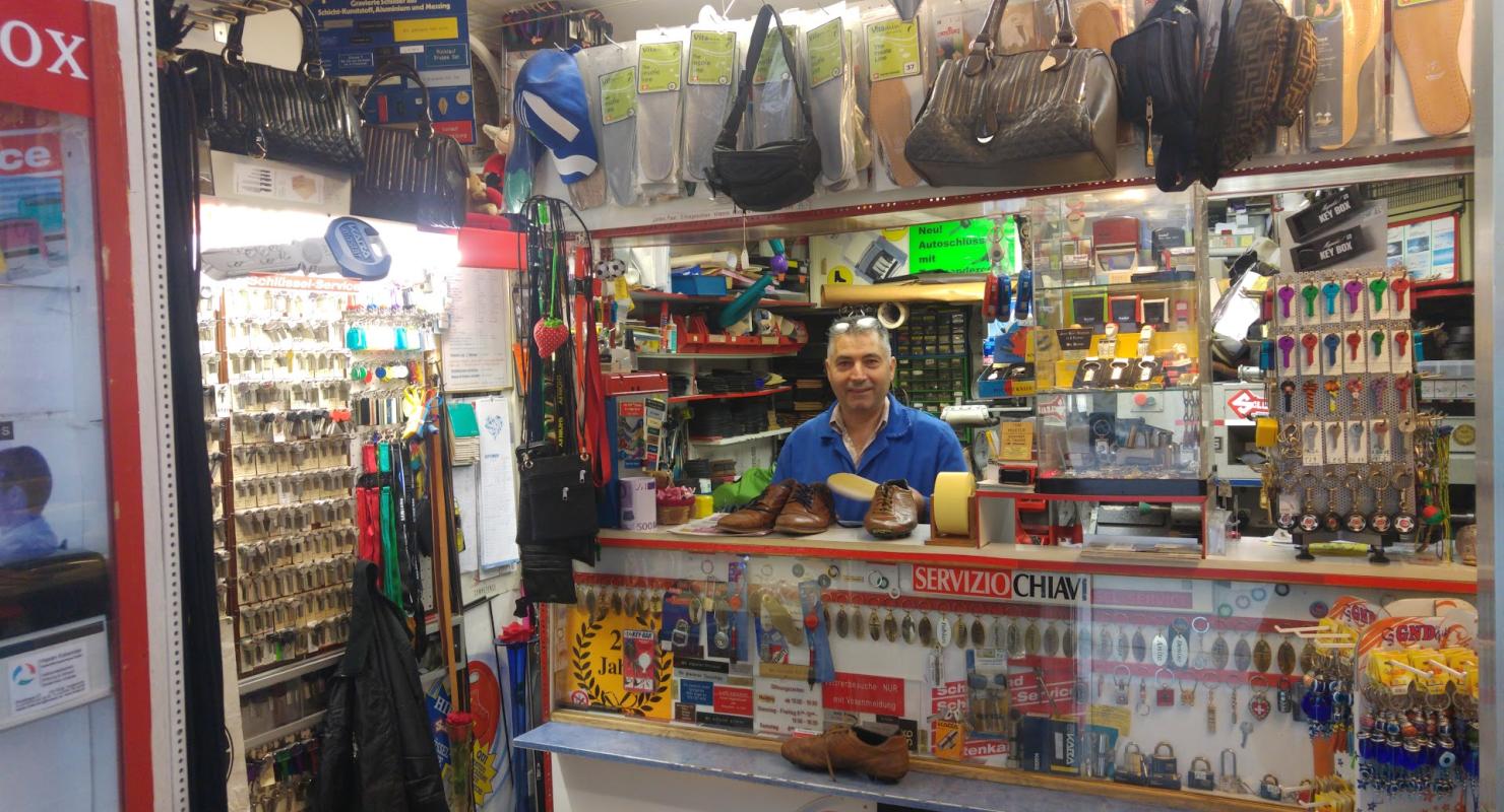 Toni's Schuhbar Oberi - Second-Hand-Kleidung in Zürich