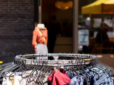 Love Me Again - Kleidertausch Friesi - Second-hand Clothing in Zurich