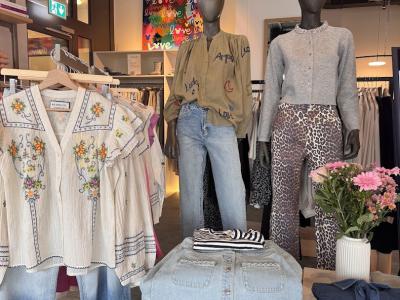 VIVYD - Fashion meets Coffee - Second-hand Clothing in Zurich
