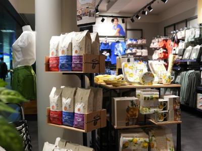 Tchibo Filiale und Kaffeebar - Abbigliamento di seconda mano a Zurigo